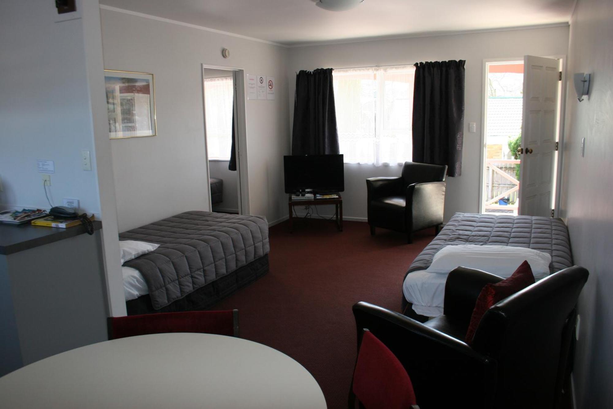 Burgundy Rose Motel Whangarei Extérieur photo