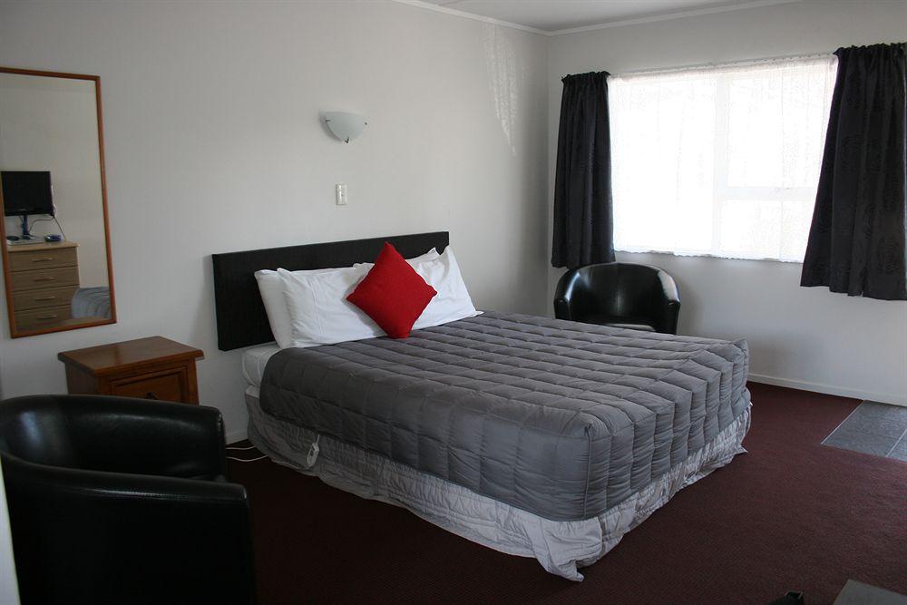 Burgundy Rose Motel Whangarei Extérieur photo