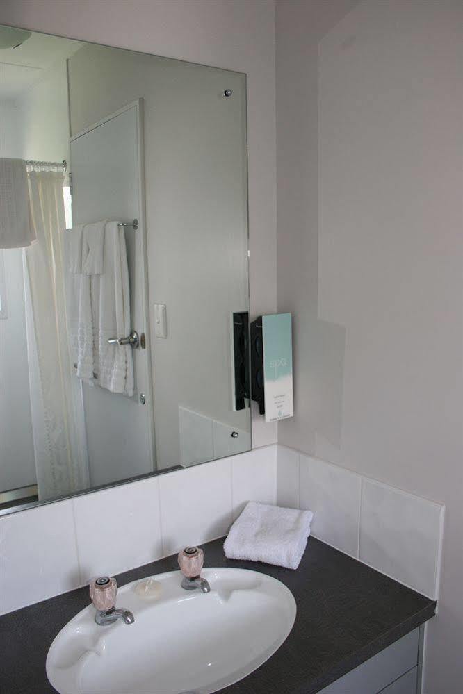 Burgundy Rose Motel Whangarei Extérieur photo